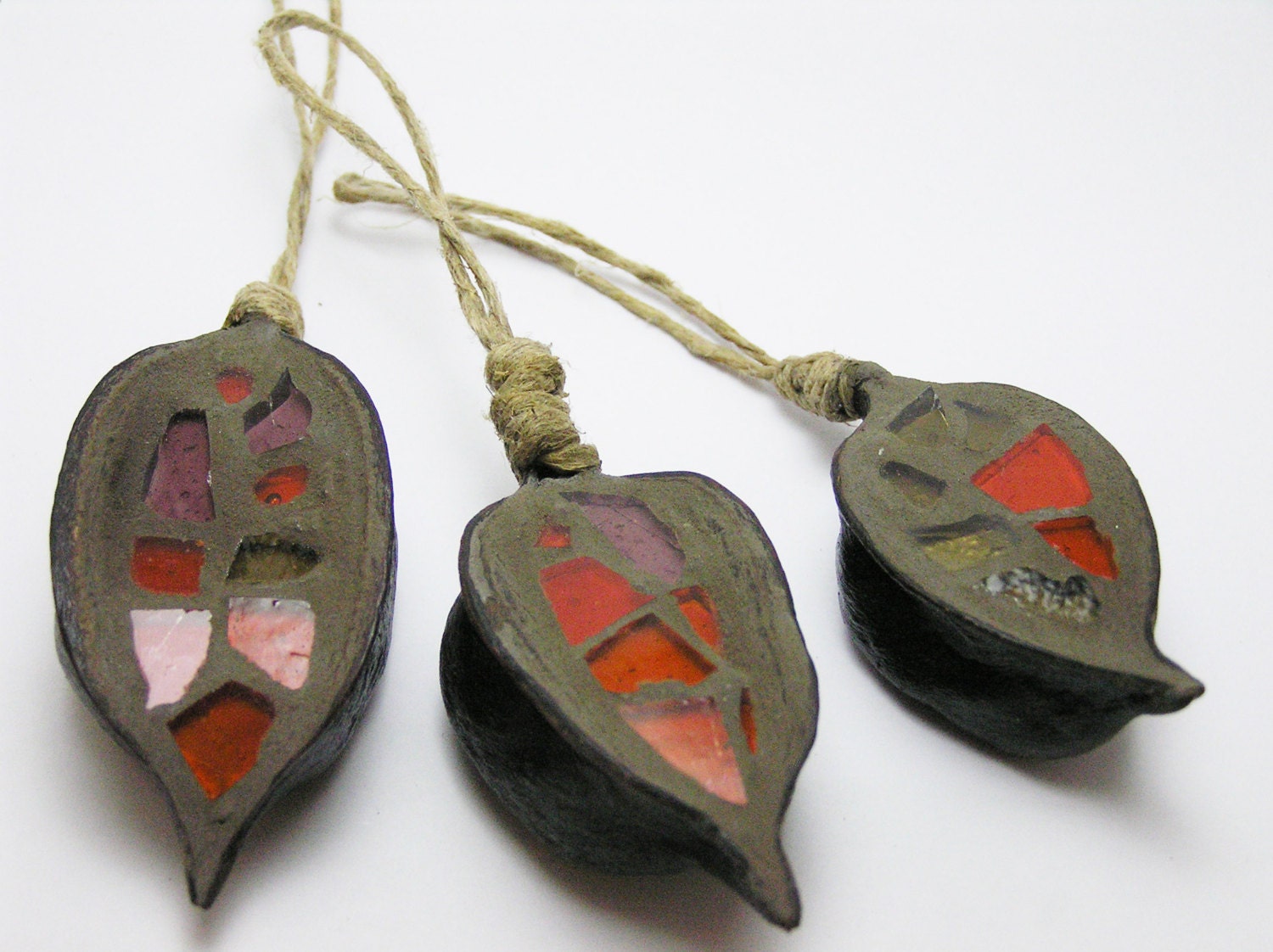 ornaments - mosaic handmade in 3 natural pods - Christmas Tree and House decoration