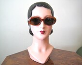 1960s sunglasses Stunning quality glossy tortoiseshell frames with glass lenses Cat eye design