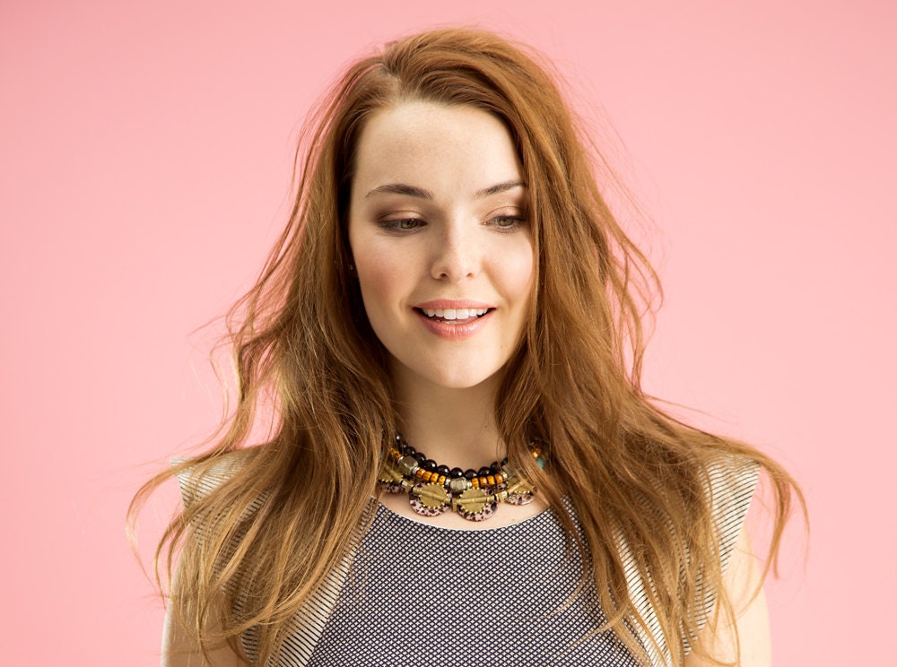 Gayatri necklace - Semi-precious stones statement short ethnic necklace