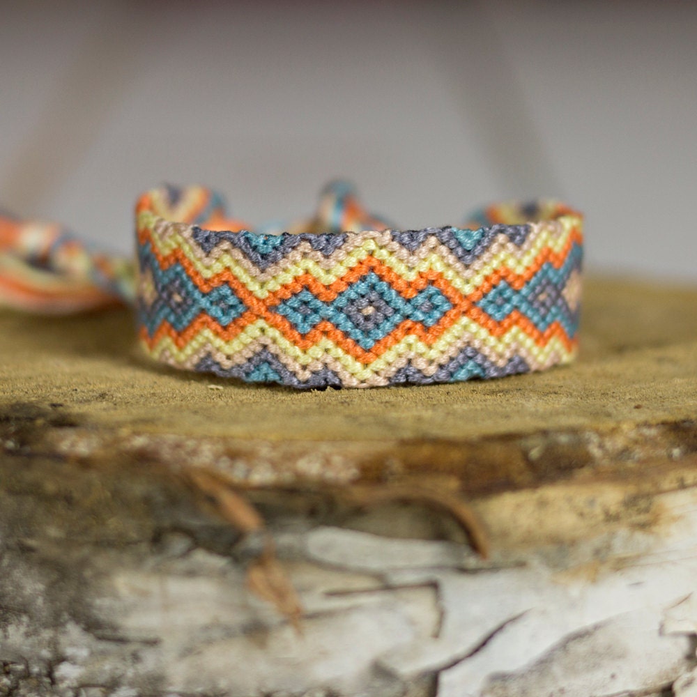 knotted friendship bracelet, Macrame, muted diamonds, spring summer pantone 2013