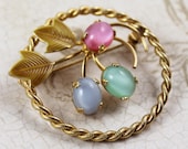 1950s Pastel Enamel Leaf Golden Rope Circle Brooch