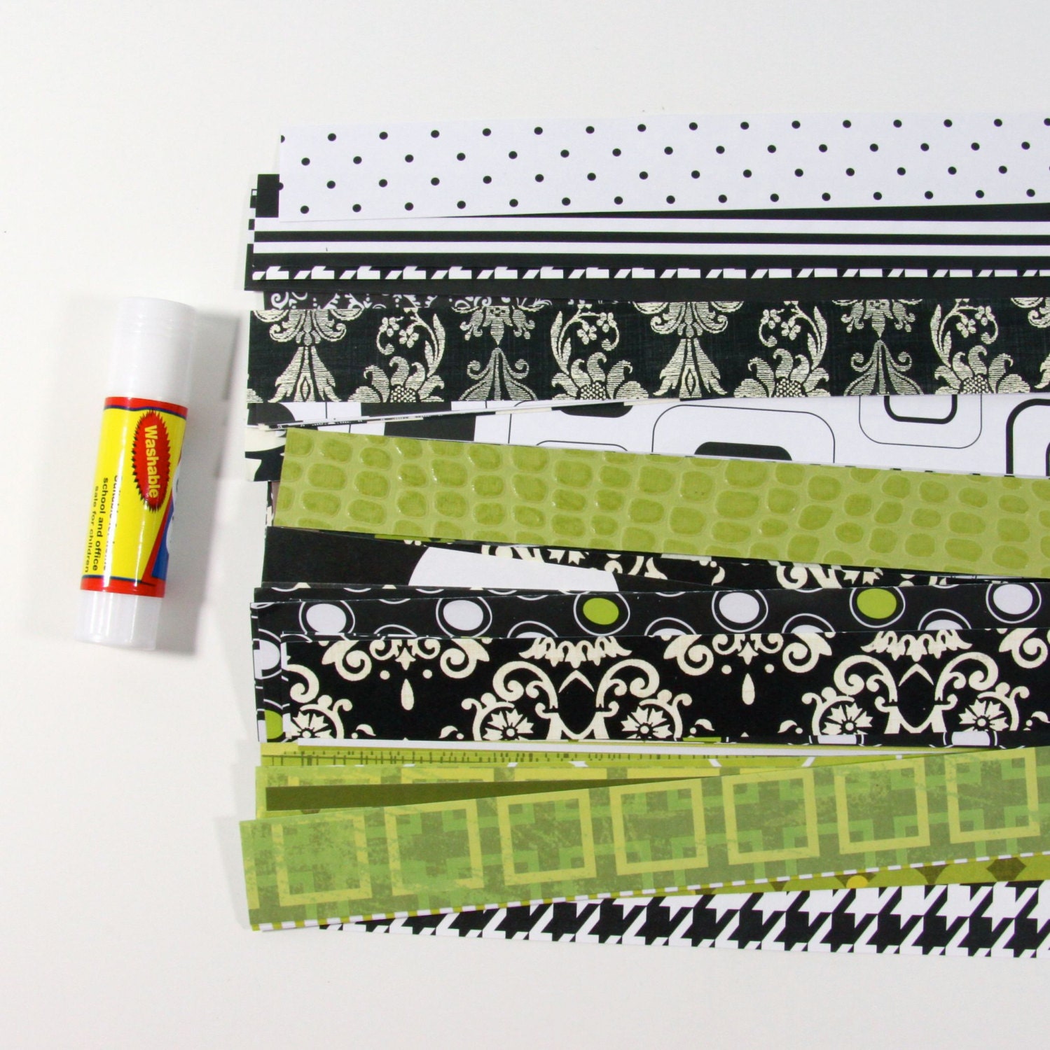 DIY Paper Chain Kit, Black and Green