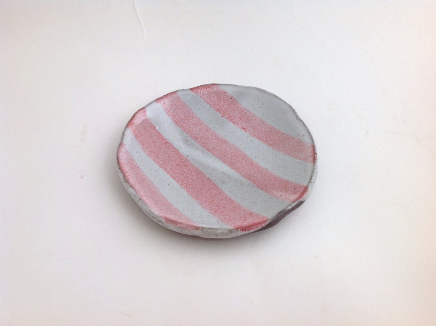 Strawberry stripe - handmade ceramic plate