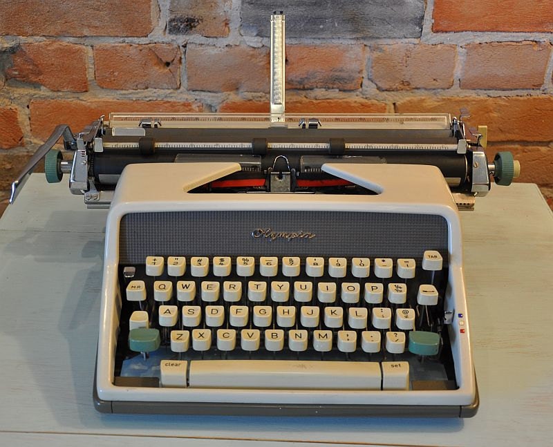 Italic Font Typewriter Olympia SM-7