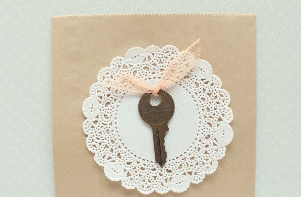250 Paper Doilies -4inch