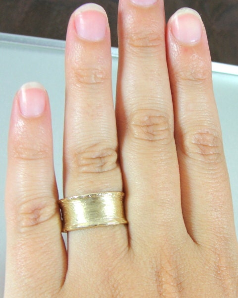 Gold Ring Wide Wedding Band Concaved Textured (Ir134)