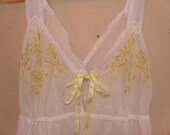 Vintage Long White Nightgown w/Embroidery   Small