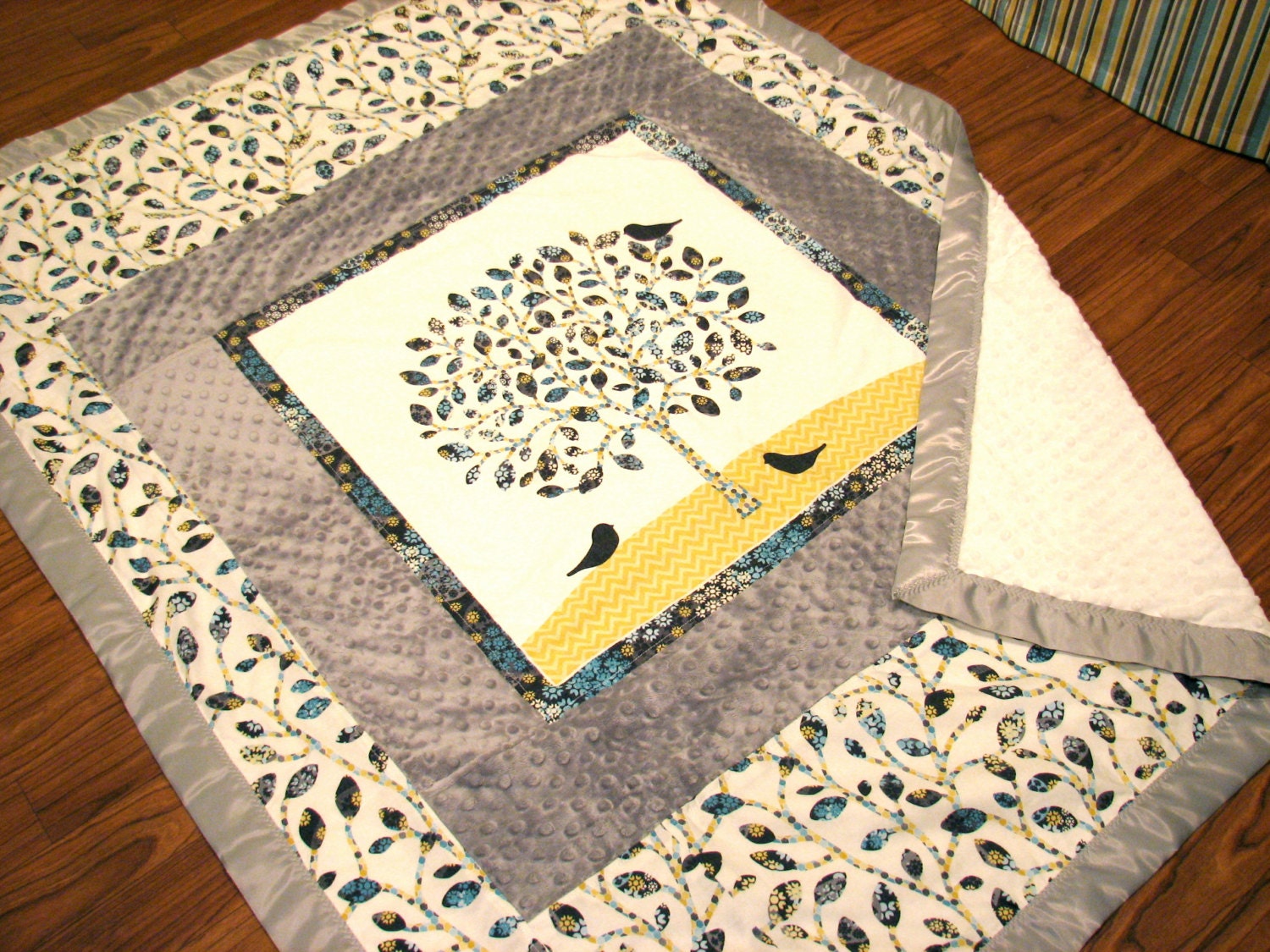 Minky Crib Blanket with Leafy Tree