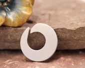 SWIRL - ALUMINUM  18g metal jewelry stamping blanks - SiX pieces - 1-1/8 in