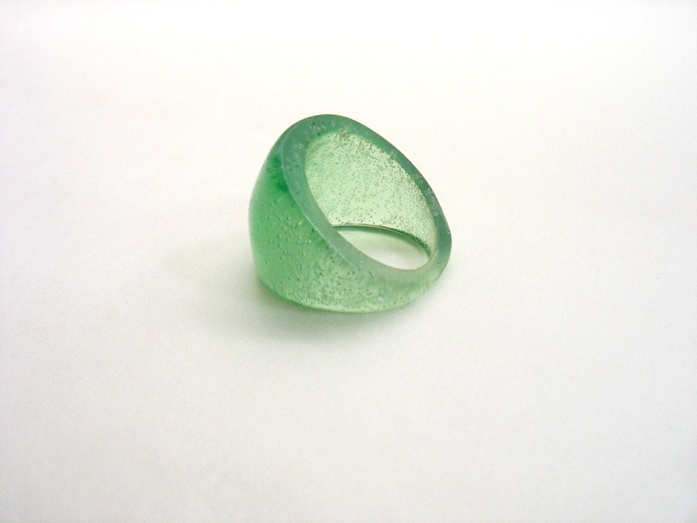 Apple Green Small Chunky  Bubble Resin Ring Jewelry , apple green resin dome ring , resin jewellery , resin Australia Sydney , women jewelry