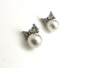 wedding jewelry bridesmaid jewelry bridal earrings party gift dainty petite 8mm white shell pearl cubic zirconia deco bow stud