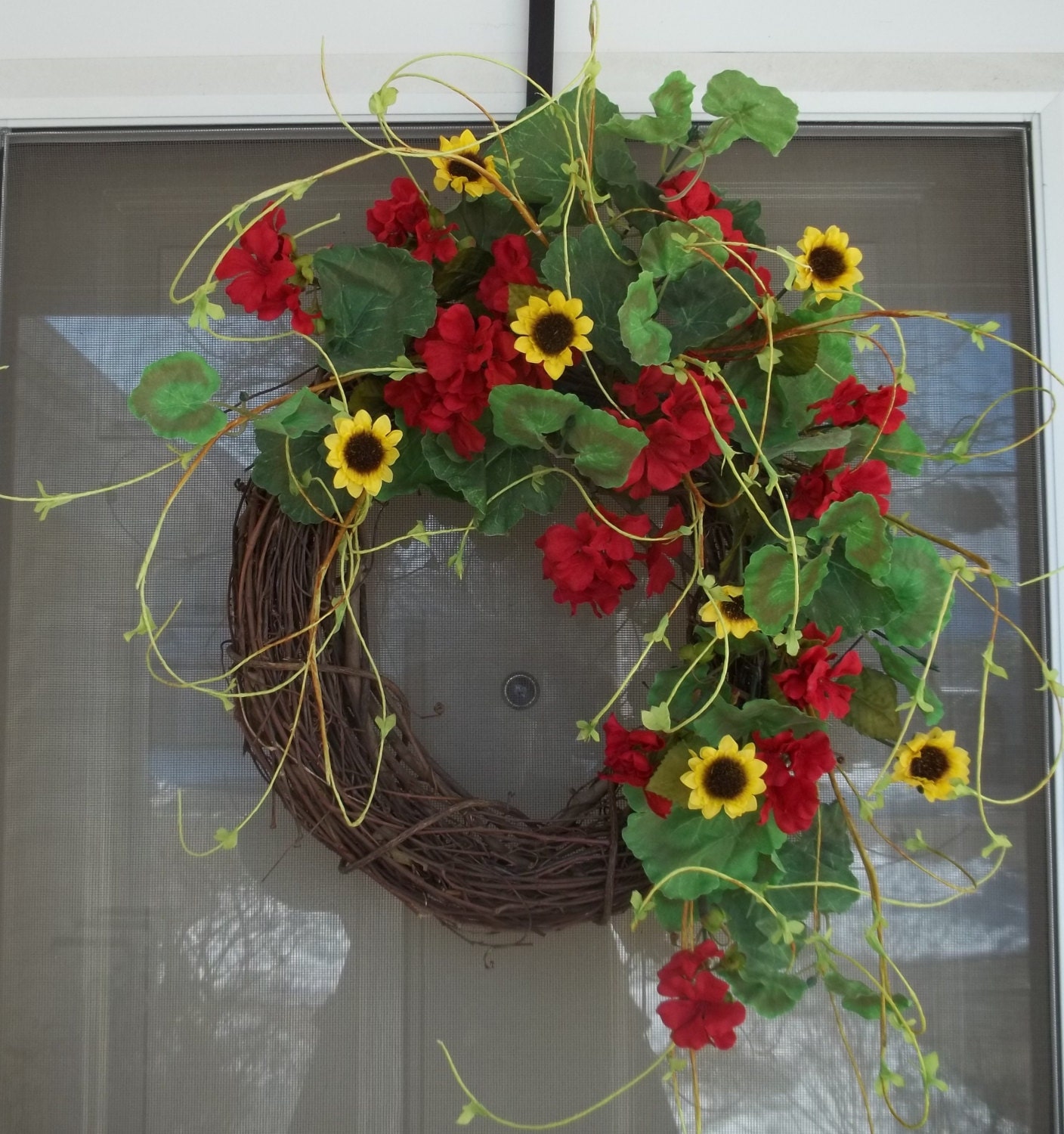 Wispy wreath,Door wreath,Spring wreath, Front door wreath,wreath,Red geranium wreath,wall decor,Summer wreath