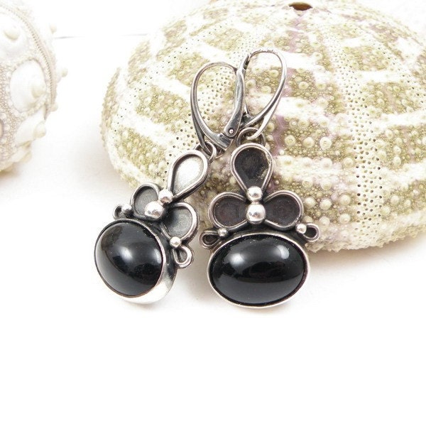 Metalwork retro earring , black gemstone earring , sterling silver jewelry , dangle earring , fine jewelry