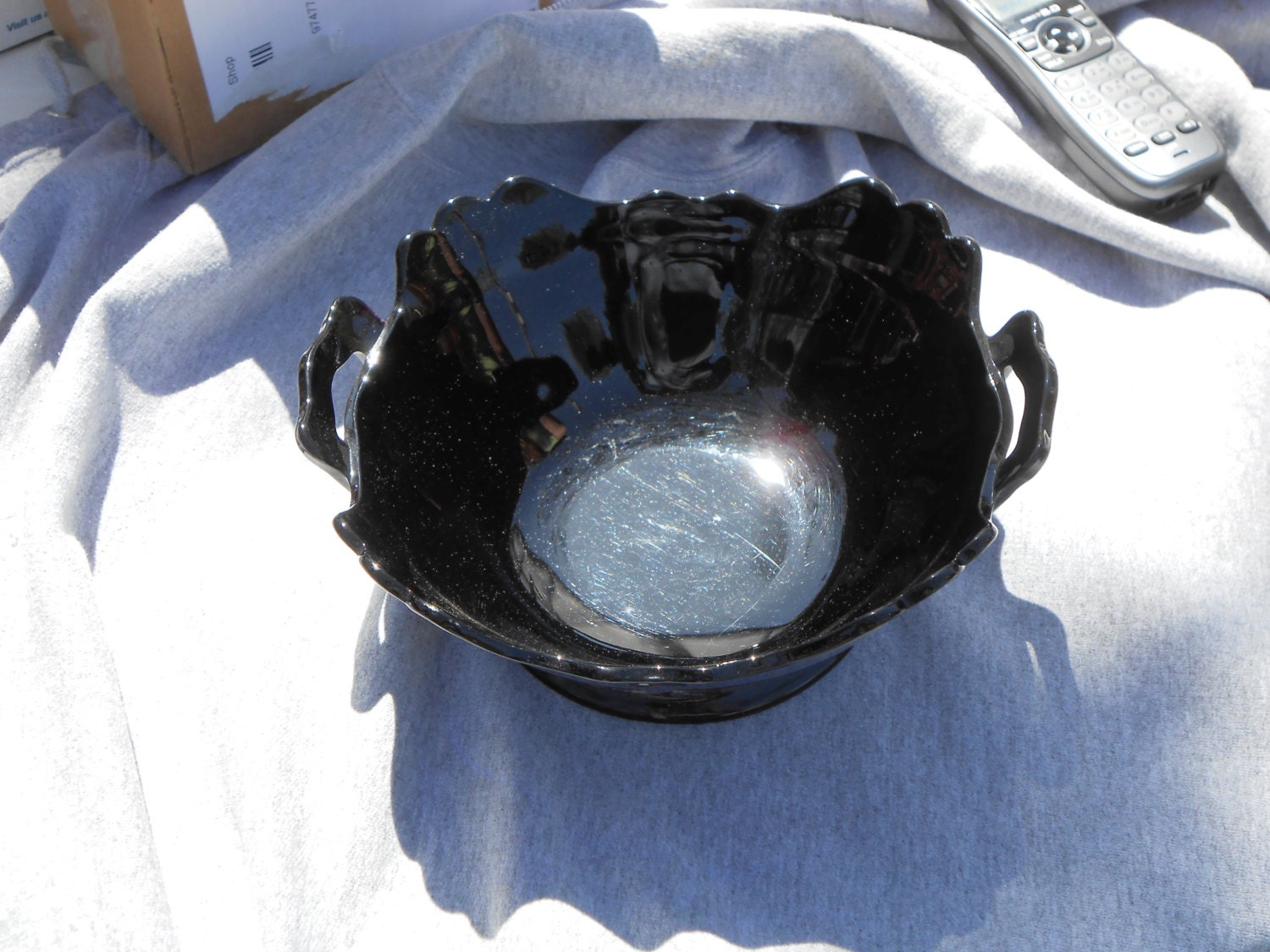 LE Smith 2 handled Black Glass bowl.
