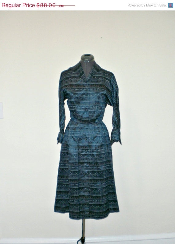 Sale... vintage 1950s silk dress // circle skirt // 40s 50s dress // mad men