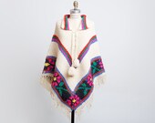 Vintage 60s 70s Ivory Multi-Color Chunky Knit Flower Poncho