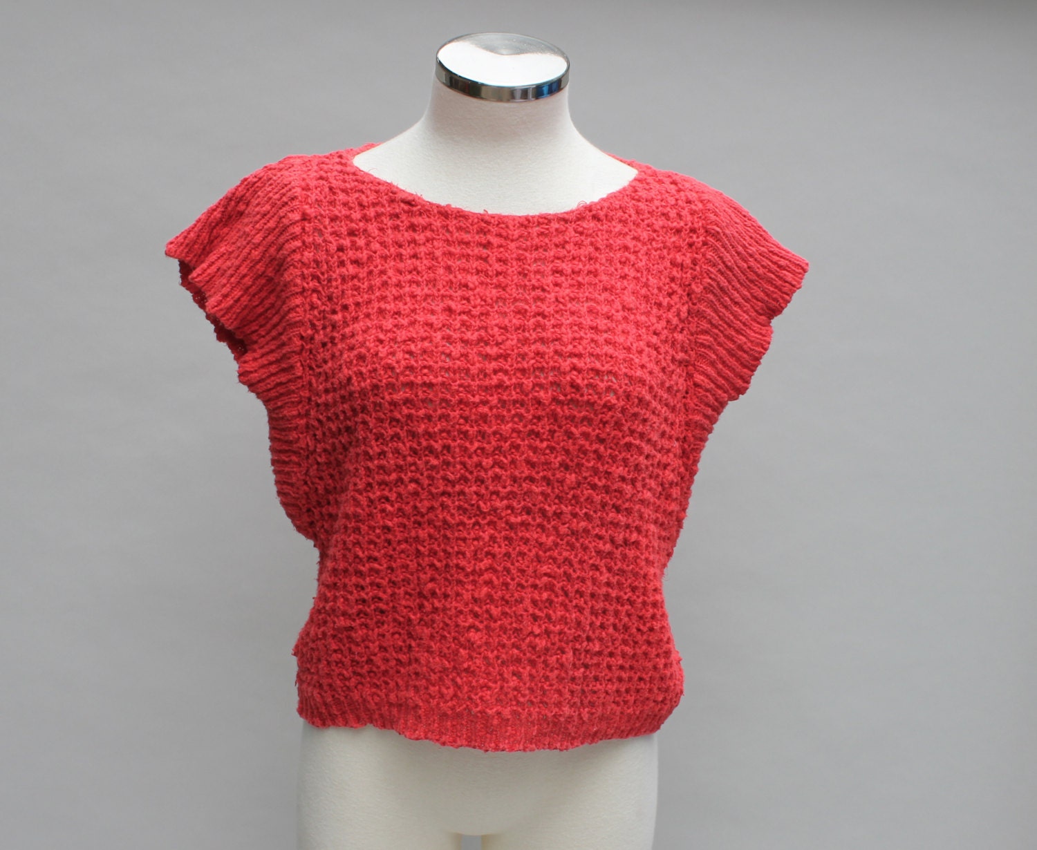 80s vintage women's cap sleeve textured sweater, faded red - Medium
