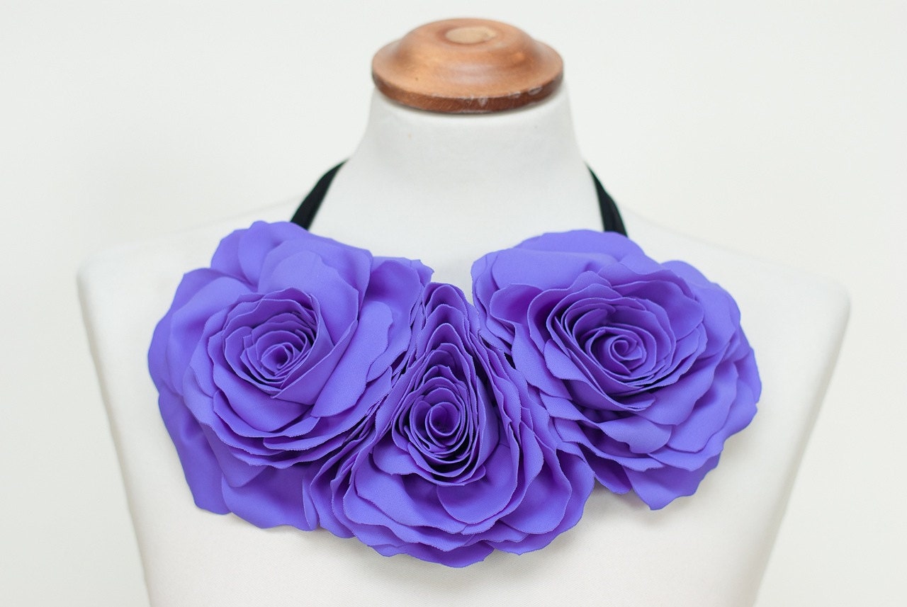 Fabric flower necklace / Violet, purple