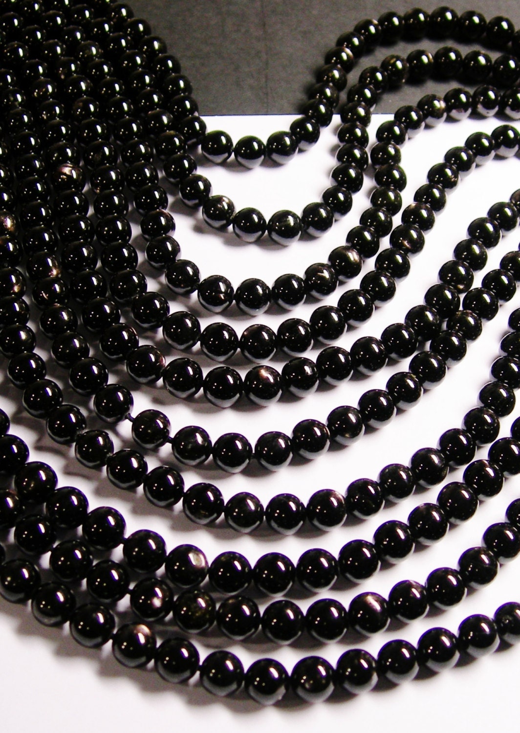 Hypersthene - 8 mm round beads -1 full strand - 50 beads - AA quality