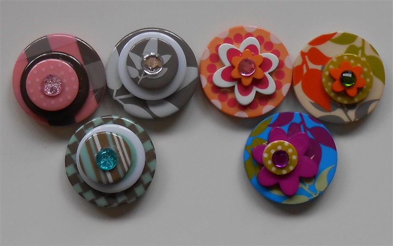 Button Magnet Set -  Mod Flowers, Abstract Grey - Kitchen, Fridge Magnet - Home Decor, Housewarming Accessories