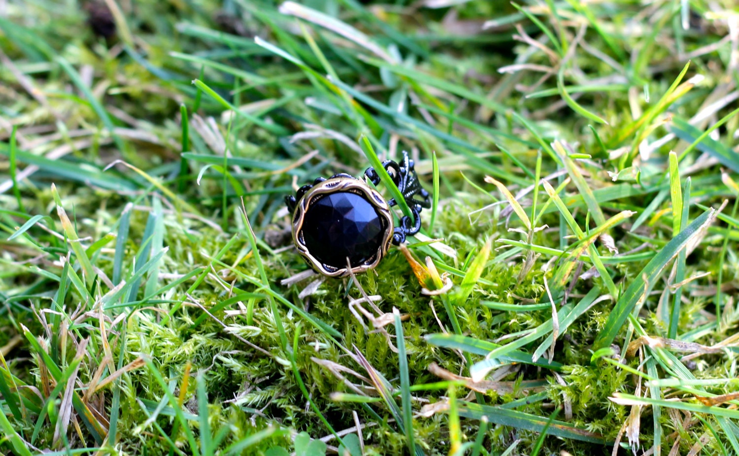 GEORGIA- Rhinestone Adjustable Ring