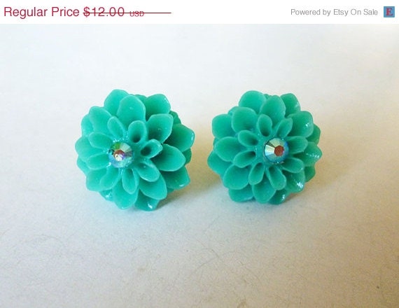 ON SALE Mum's the Word Light Emerald Green Flower Earrings with Sparkling Swarovski Centers // Kitsch Alice Cute Lolita Girly Spring Summer