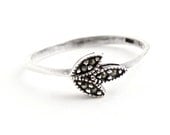 Vintage Sterling Silver Marcasite Ring - Size 8 1/2 Minimalist Dainty Jewelry / Marcasite Leaves
