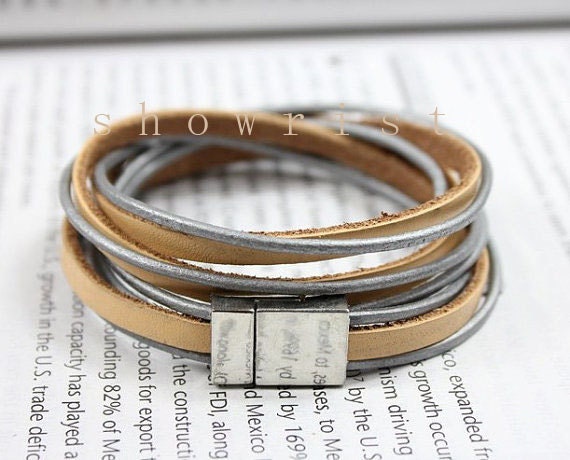 Beige and silver leather wrap bracelet in magnetic cuff TS163