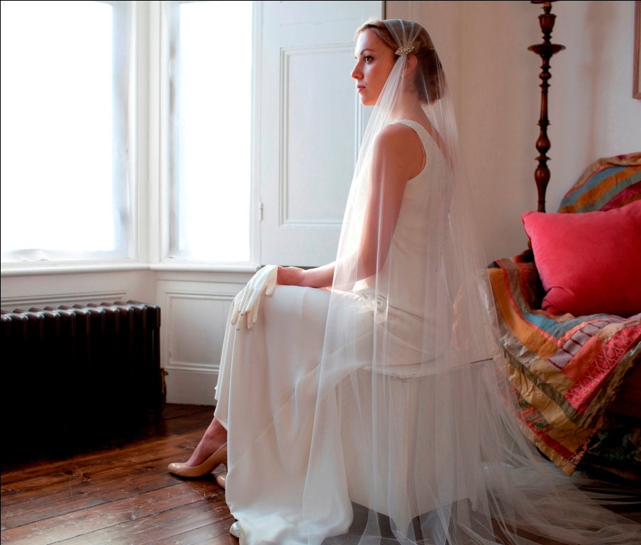 1920s wedding Veil, Juliet cap style with Art Deco style Hair Clips. Flapper,1930s Veil, Downton Abbey Veil