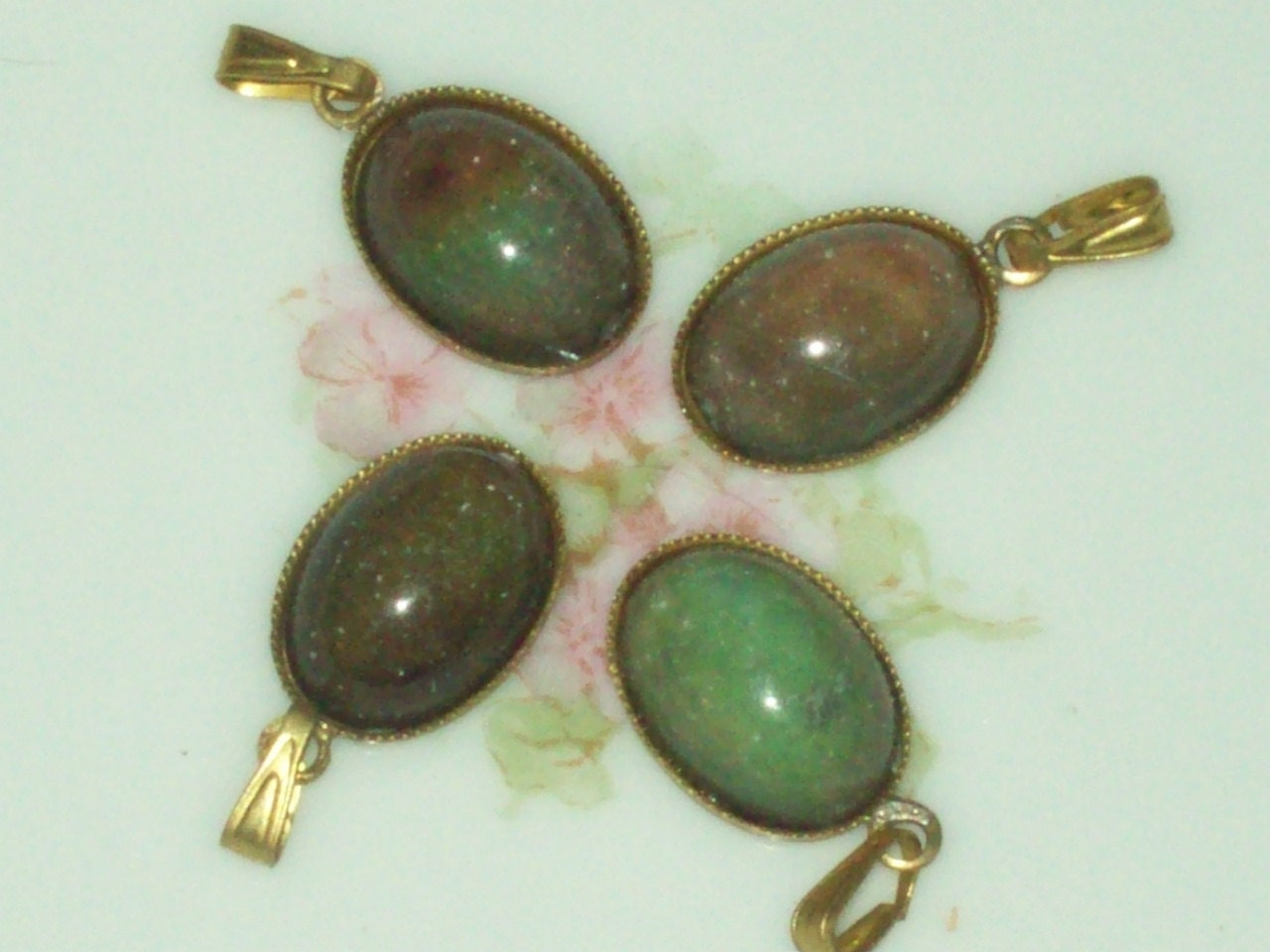 Pendant, Mood Changing Stone, circa  1960-1970,  Jewelry Design, Necklace, Earrings, Listing is for ONE, Decade of Peace and Love