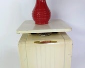 Vintage Universal Kitchen Scale - Landers Frary and Clark - Art Deco Style