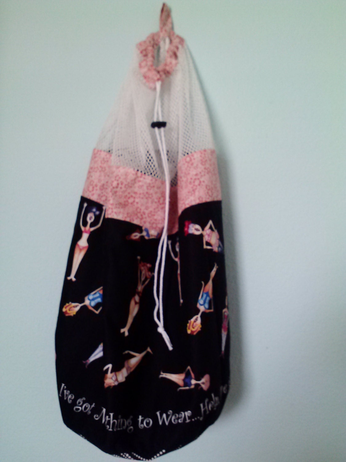 Travel laundry tote bag