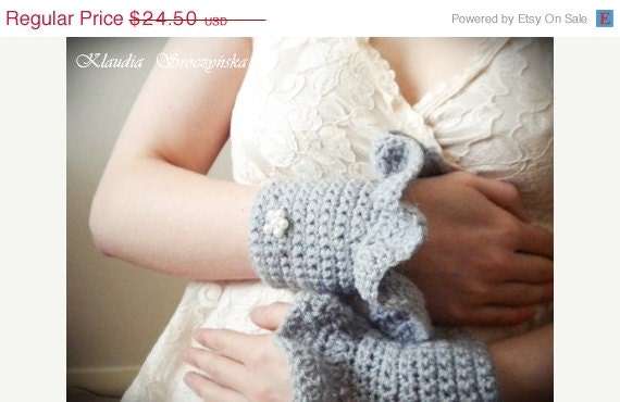 SALE Marilyn inspired long ruffled crochet wrist warmers Ruffled wrist cuffs