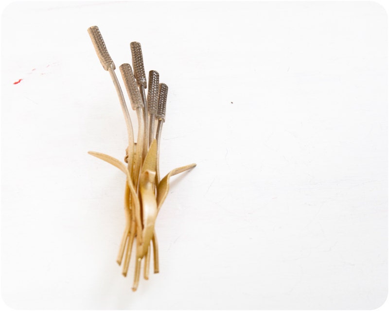 Scirpus vintage pin brooch