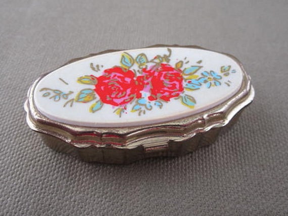 Vintage Metal Compact Sewing or Pill Box Kit