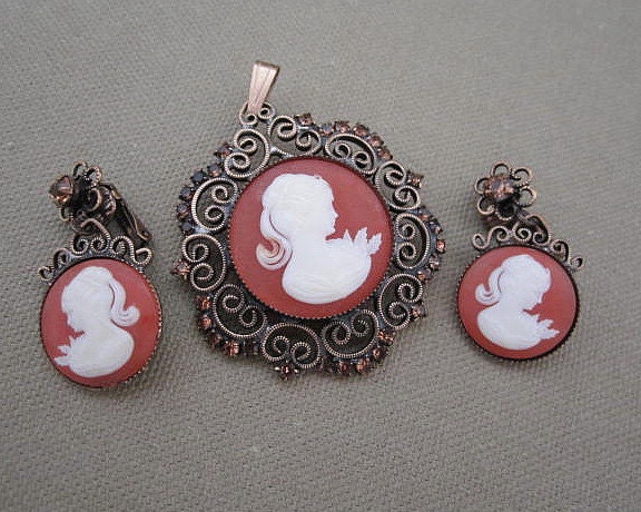 Vintage Cameo Brooch or Pendant and Earrings Set