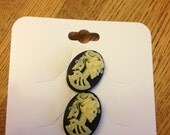 Miss Lady skeleton earrings