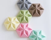 Kroonuppe: paper ceiling rose