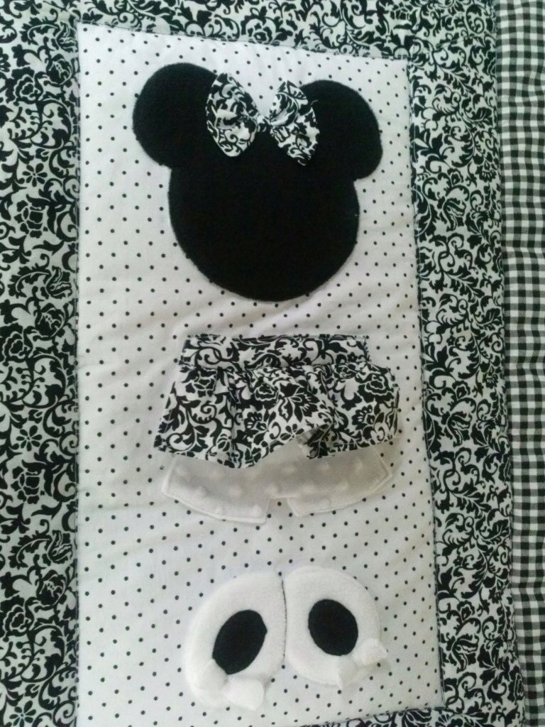 Minnie Mouse Damask Toddler Bedding Quilt