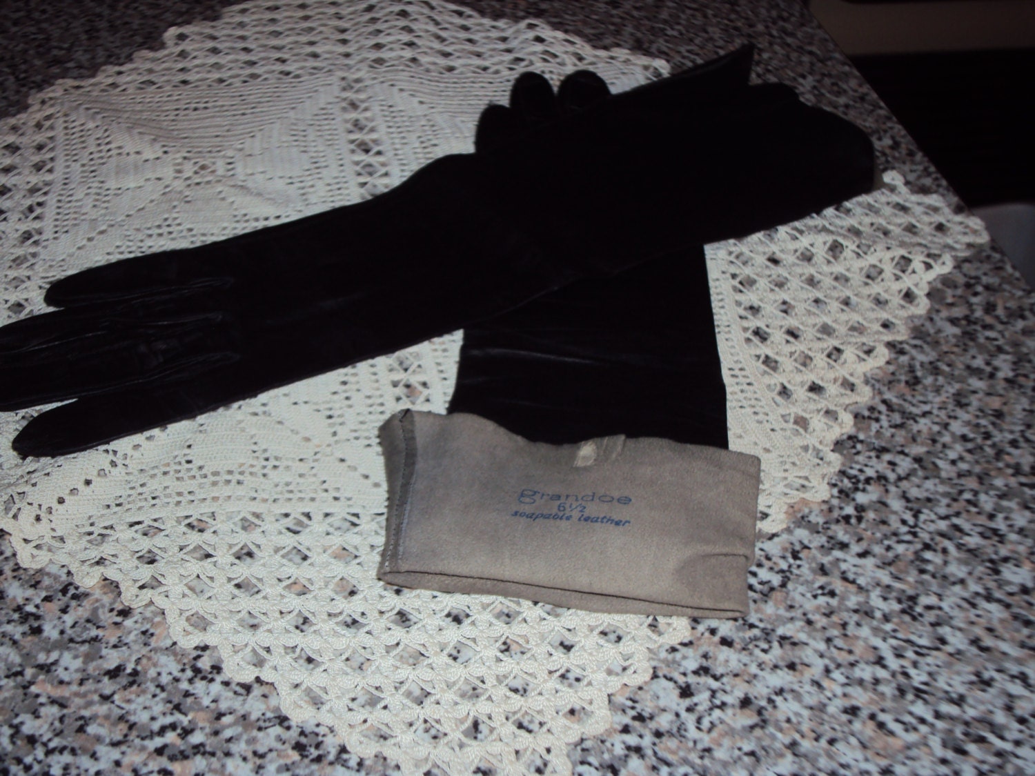 SPRING SALE Vintage GRANDOE Soapable Leather Ladies Size 6 1/2 Black Leather Gloves