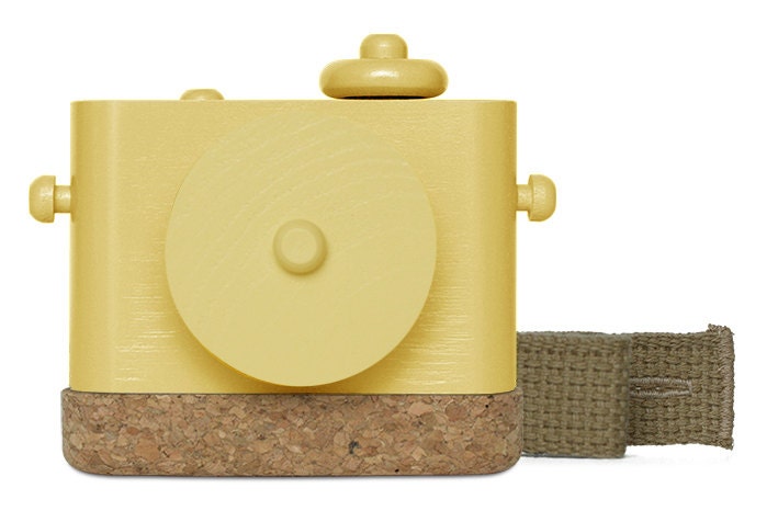 Pixie - wooden toy camera