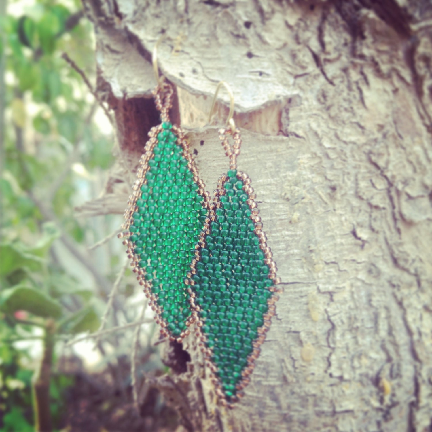 Emerald green diamond shape beadwork earrings. Geometric spring summer fashion jewelry