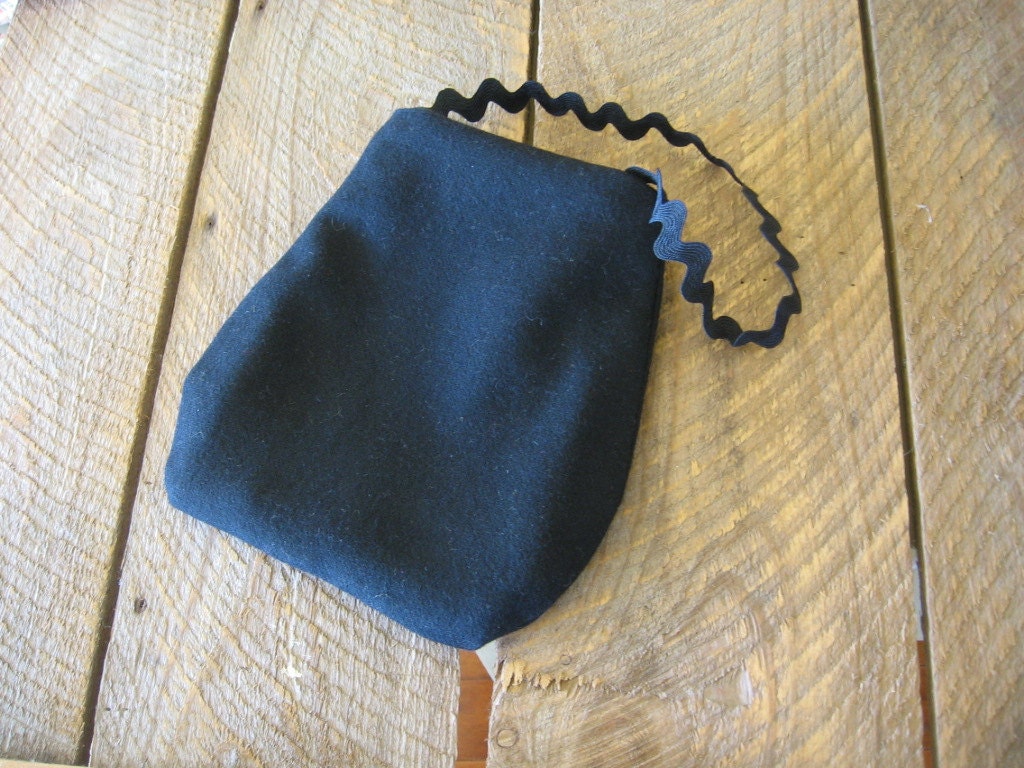 Easter Wool Applique Ditty Bag Peter Rabbit and Peep Brenda Gervais