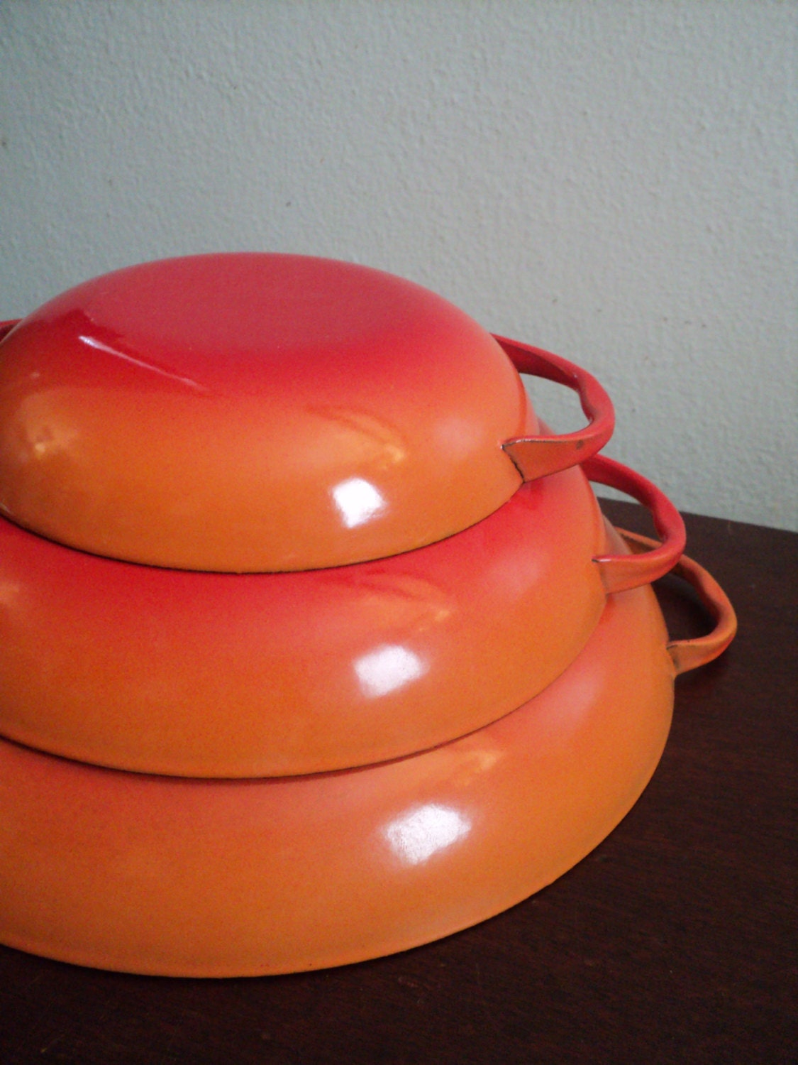 vintage flame orange enamelware nesting handled baking pans dishes