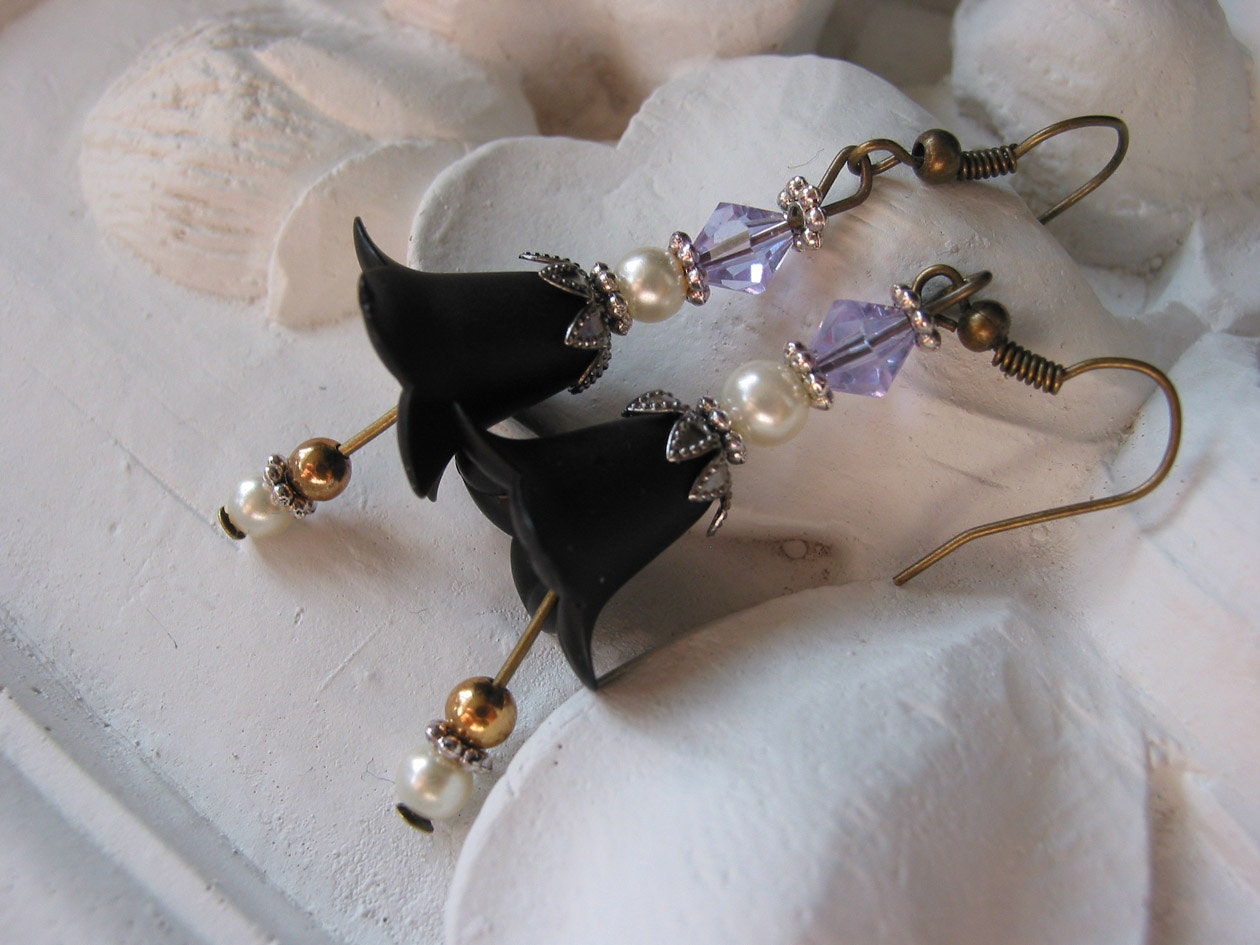 Vintage Style Black Flower Crystal earrings