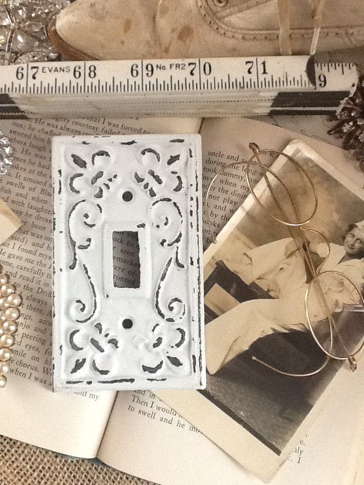 Metal Wall Decor-Light Switch Plate- Cast Iron-Fleur De Lis-Cottage Chic-Shabby Chic Iron White-Lighting-Kitchen-Outlet Cover-