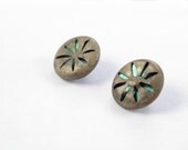 Vintage Metal Buttons Green Gold Starburst Button Pinwheel