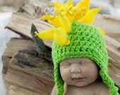 061f Mohawk Dragon Baby newborn size green and yellow earflap punk hat. Great for photo prop.
