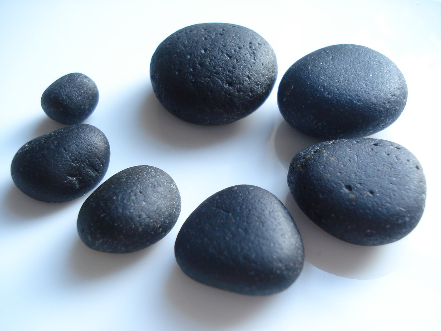 Sea Glass "gobs" in "black" - the largest is 17g -  from Seaham beach E0797a