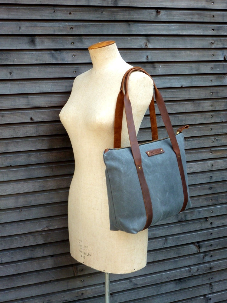 Waxed canvas bag/ carry all with  leather handles and zipper closure  COLLECTION UNISEX